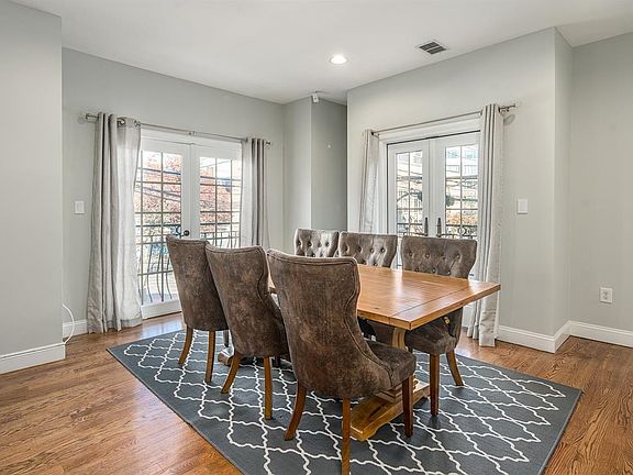 4th image of 133 Brunswick St #1