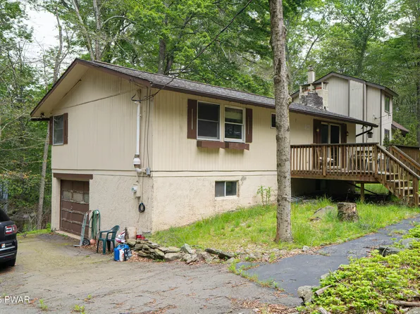 1032 Deer Field Ct, Lake Ariel, PA 18436