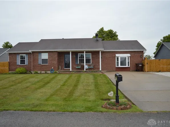 114 Dublin Ln, Saint Paris, OH 43072