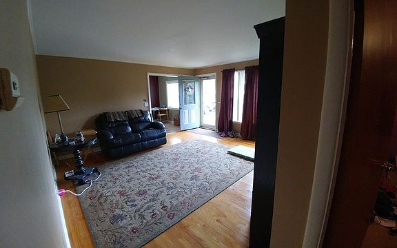 4th image of 138 N Linden Ave