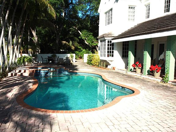 2nd image of 6750 Granada Blvd