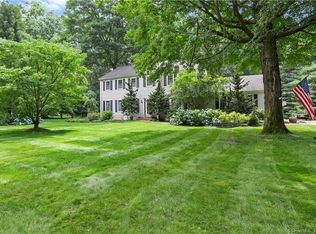 15 Butternut Ln, Trumbull, CT 06611