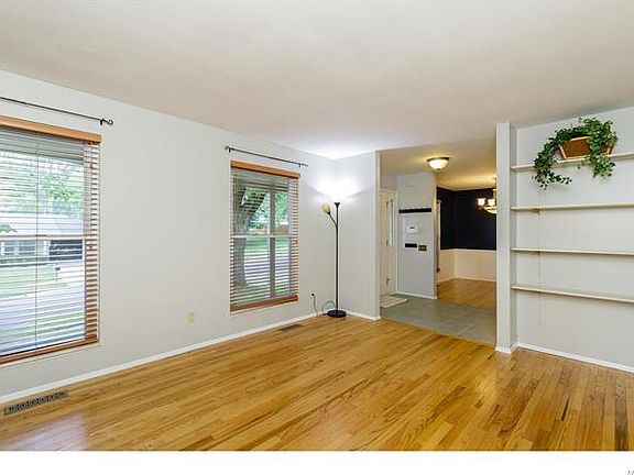 2nd image of 1416 Benbush Dr