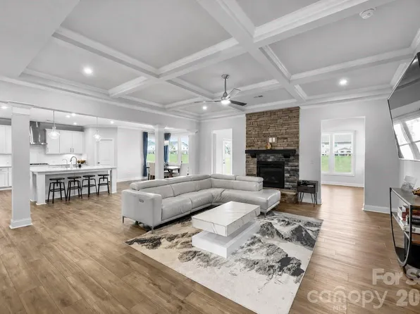 1402 Ashe Meadow Dr, Indian Trail, NC 28079