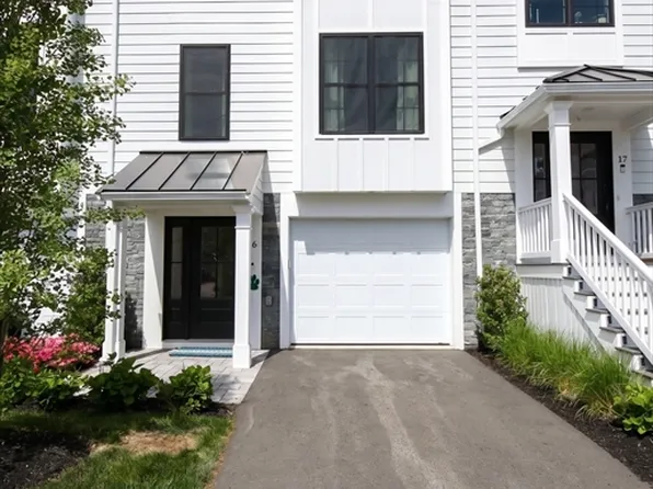 68 Prospect St Unit 16, Peabody, MA 01960