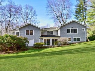 30 Round Hill Rd, Scarsdale, NY 10583