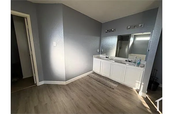 Building Photo - 3860 Thoroughbred Trl