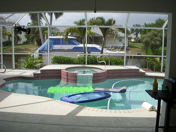 4th image of 901 SW 54th Ln