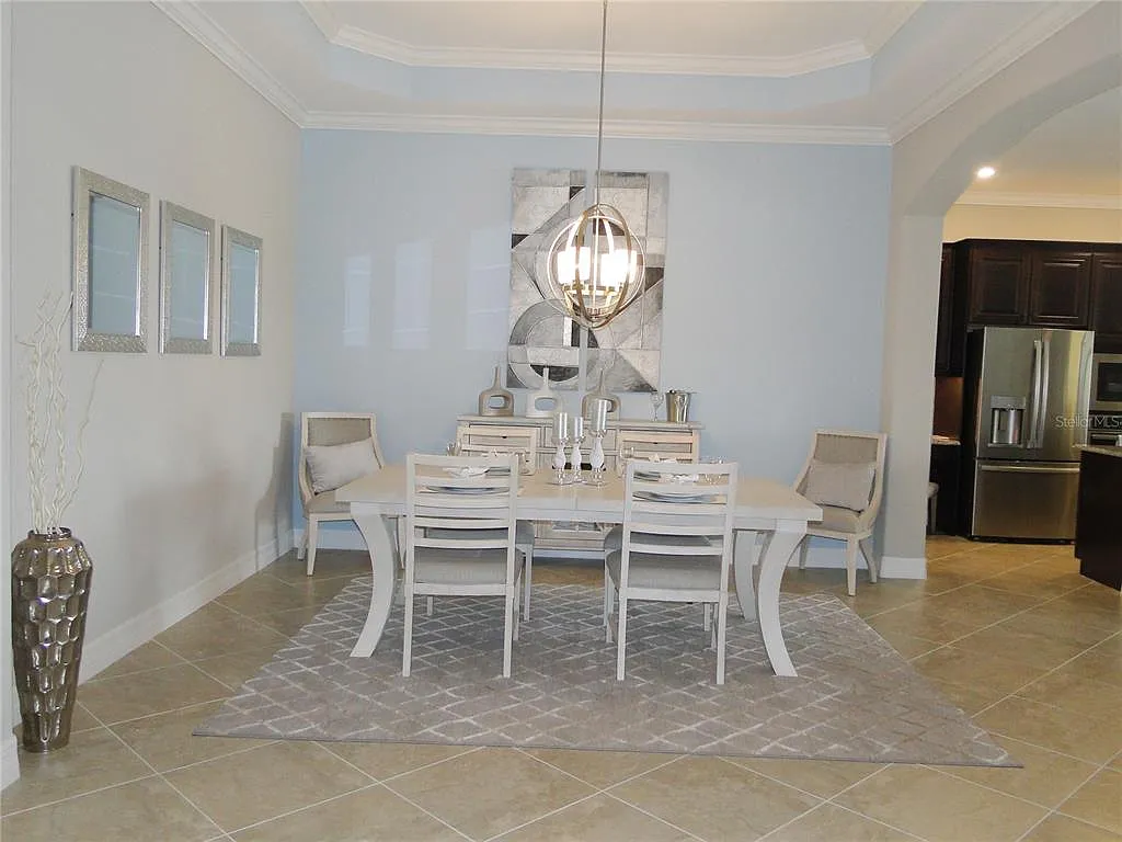 3 bed, 2.0 bath, 2006 sqft, $6,000 — Photo 4