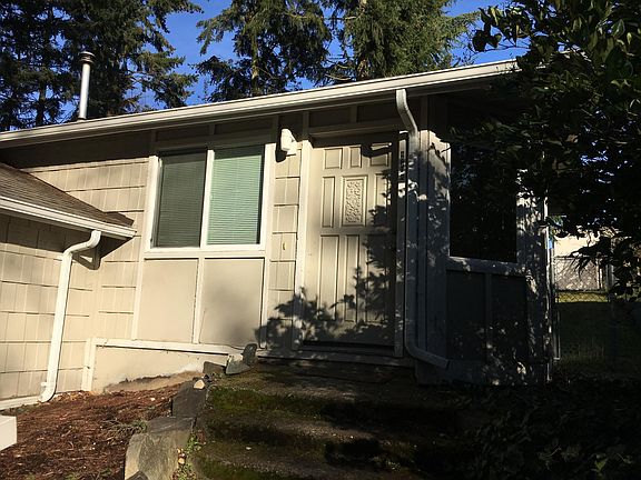 2nd image of 4021 4th Street Pl SW #B