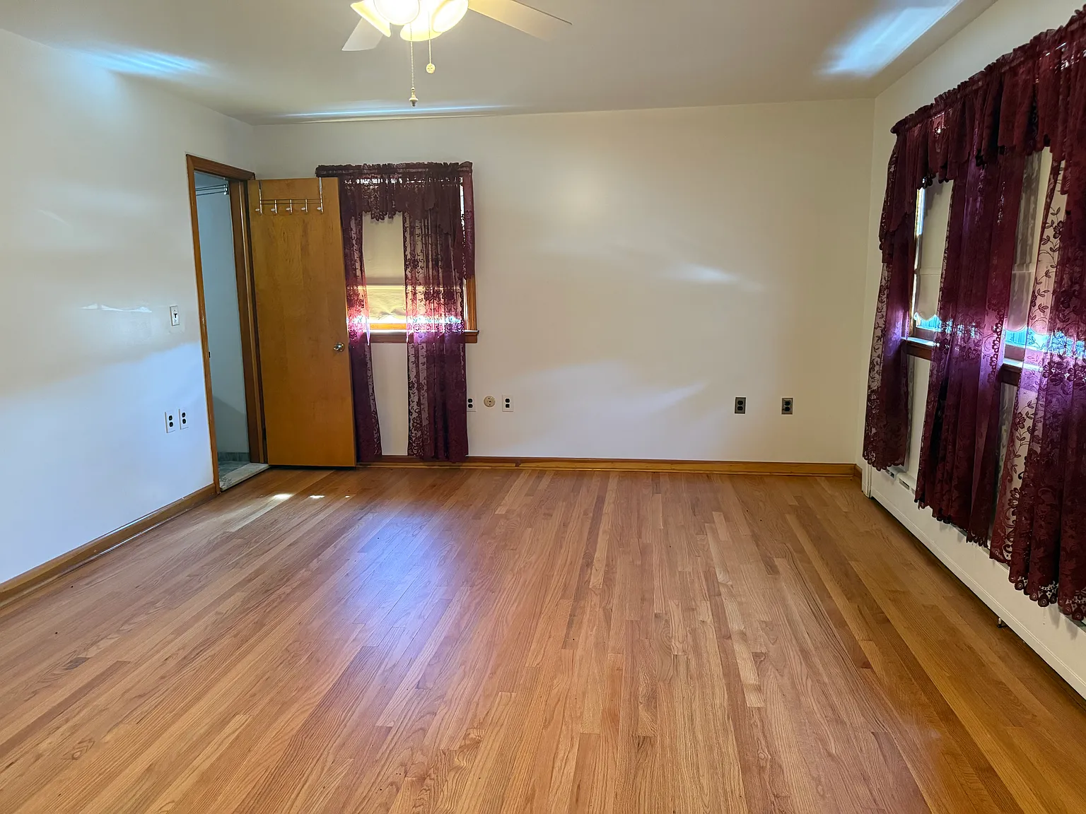 3 bed, $2,550 — Photo 4