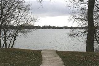 2nd image of 4611 W Lakeshore Dr