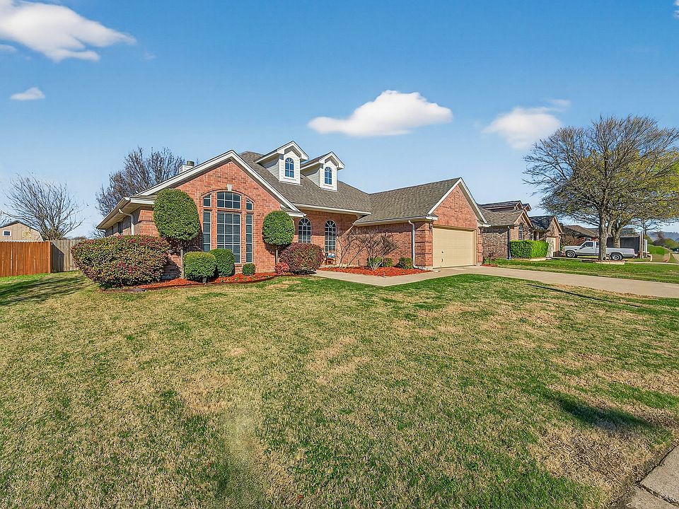 1st image of 105 Canterbury Dr