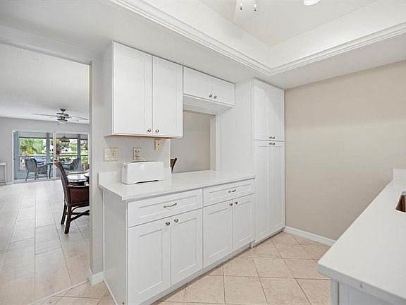 5th image of 702 FAIR WINDS DRIVE #702