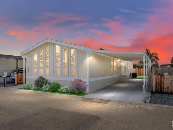 132 Fernwood Ln, Bakersfield, CA 93308