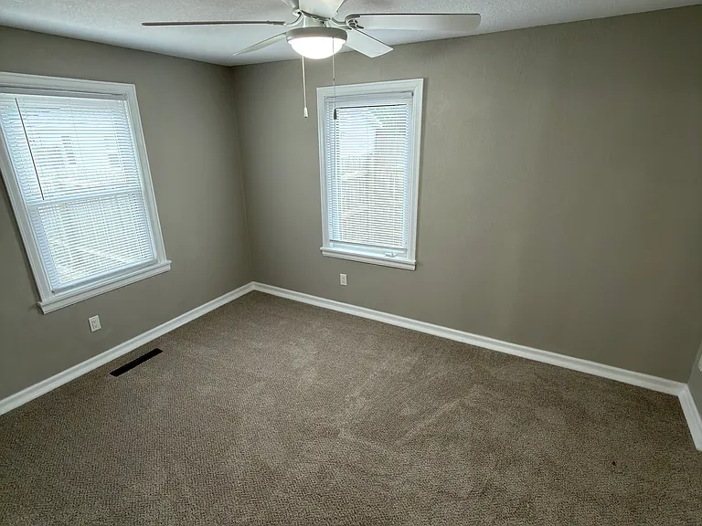 1412 N Harris Ave — Photo 16