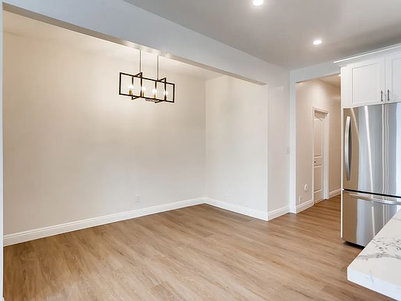 4th image of 230 N Berendo St