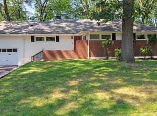 97 Stony Ridge Dr, Hillsdale, NJ 07642