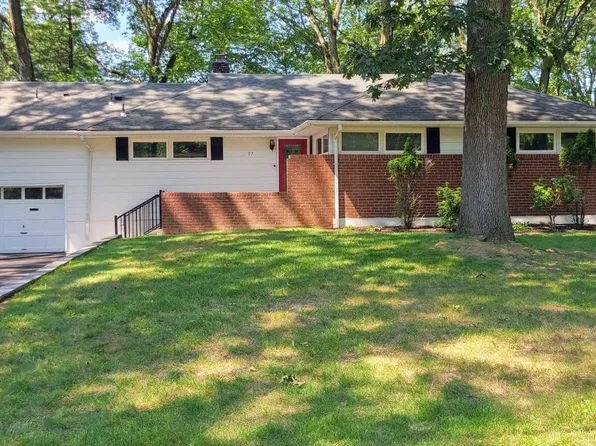 97 Stony Ridge Dr, Hillsdale, NJ 07642