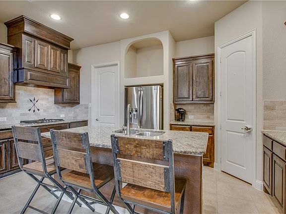 5th image of 5704 Tawakoni Dr