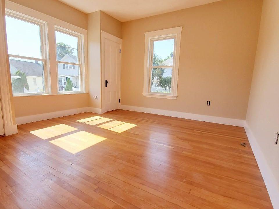 2nd image of 37 Willard St #37
