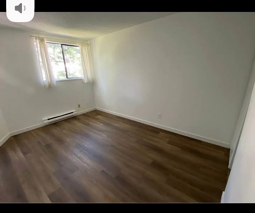 Bennett Manor — Photo 3