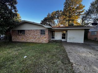 504 Redwater Rd, Wake Village, TX 75501