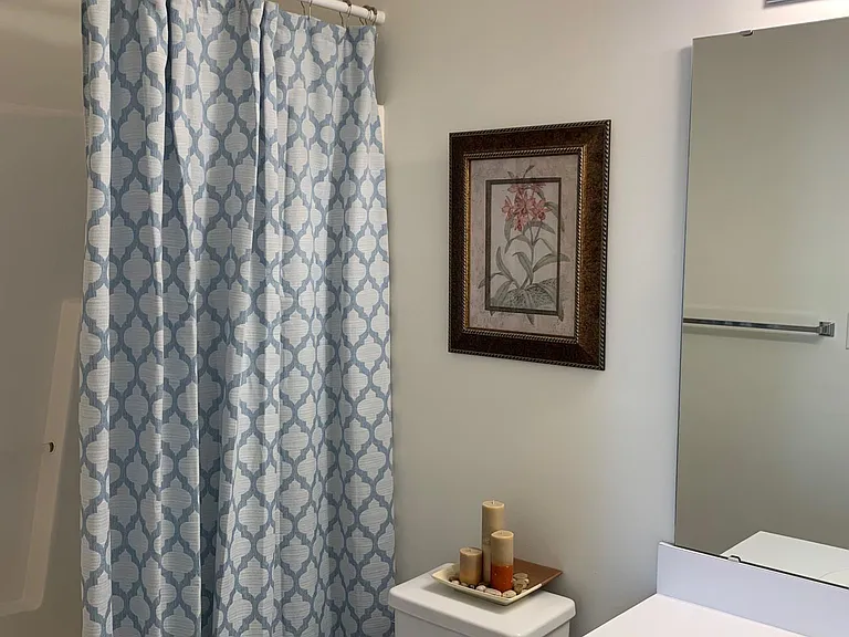 Candlewood — Photo 14