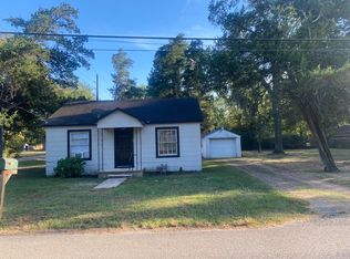 2703 Pecan St, Waller, TX 77484