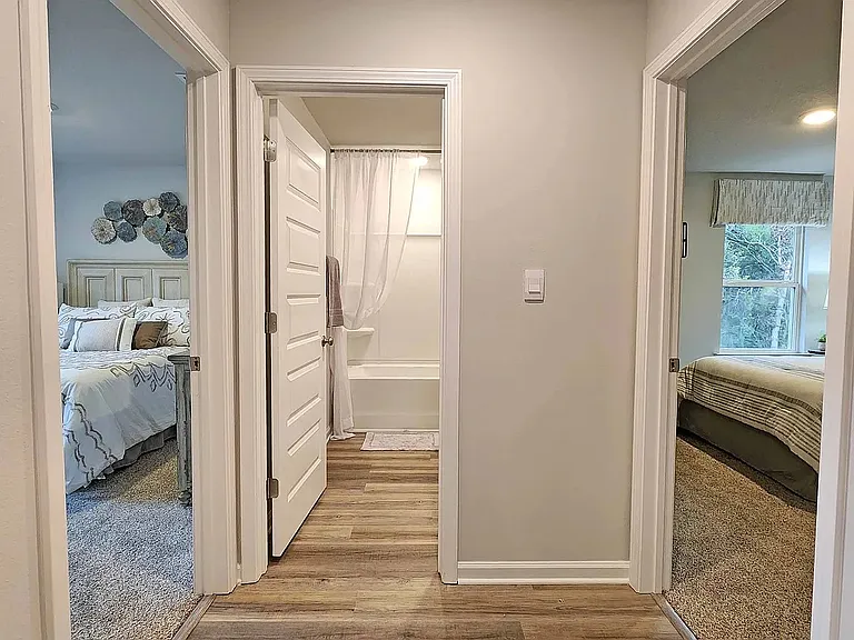 5225 Pinyon Dr — Photo 2