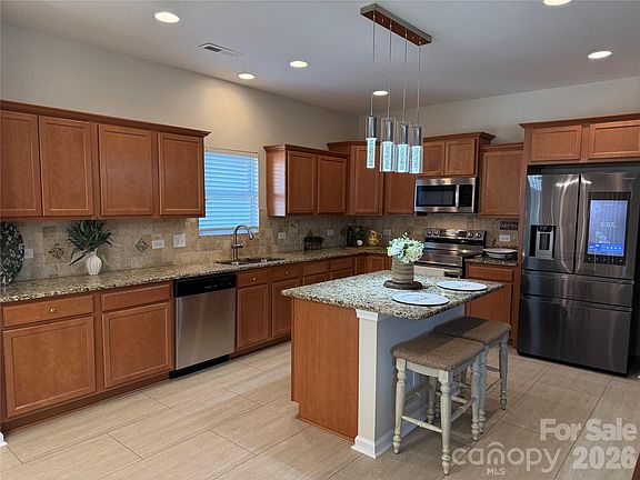 3rd image of 1201 Mountain Laurel Ct