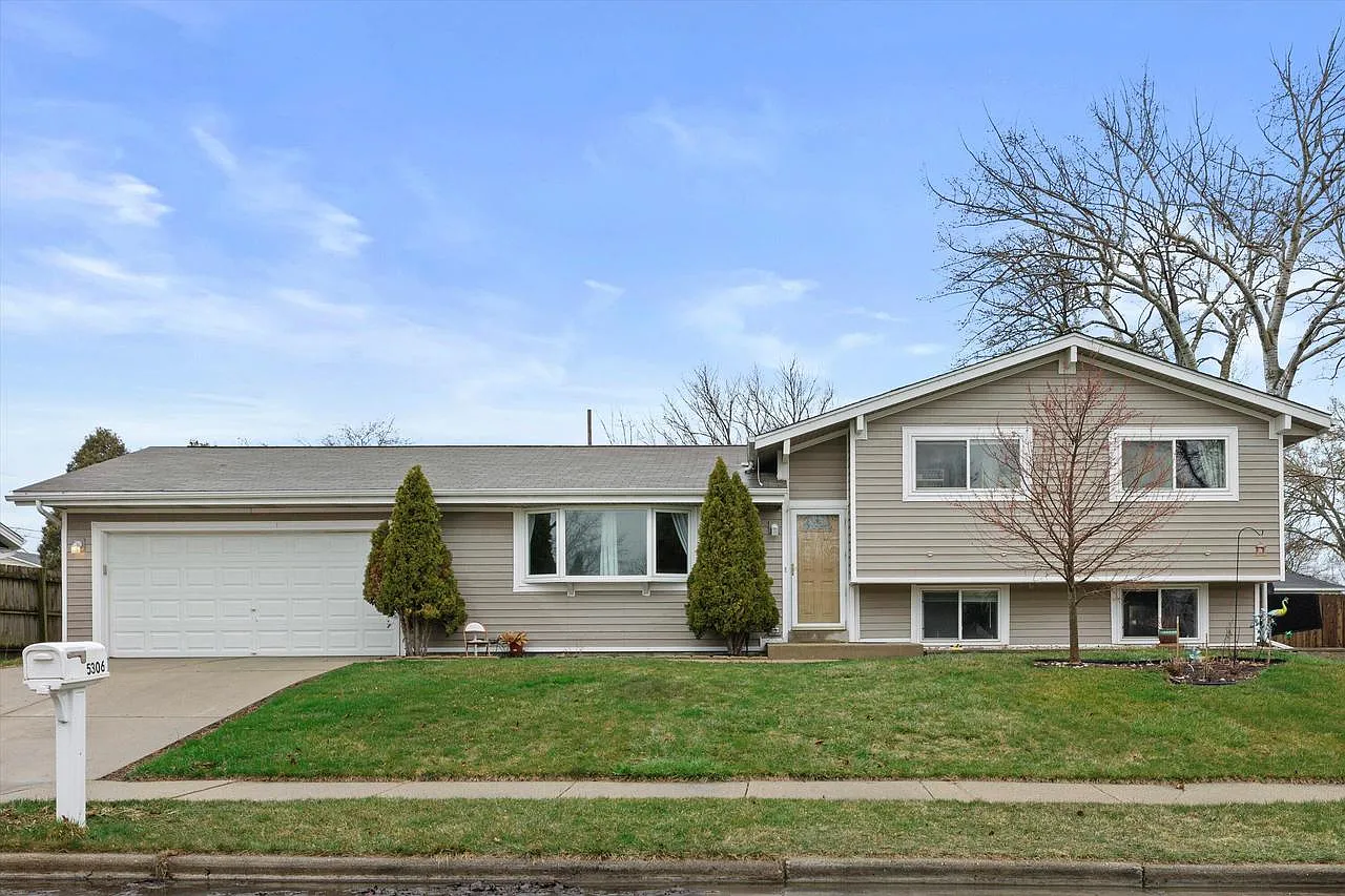 5306 65th PLACE photo 1