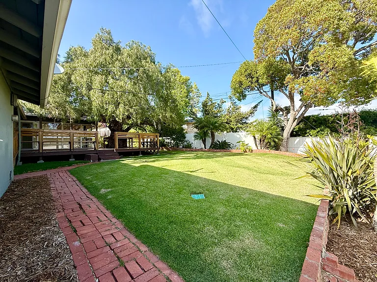 3562 Addison St — Photo 33