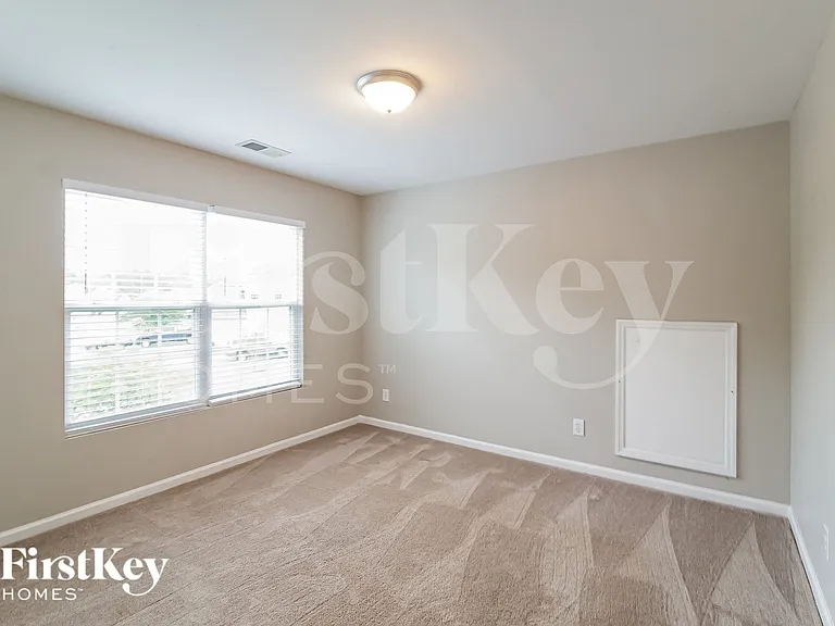 918 Laurel Oak Ln — Photo 11