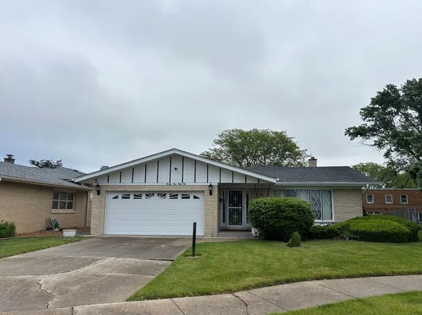2535 Nelson Sq, Westchester, IL 60154