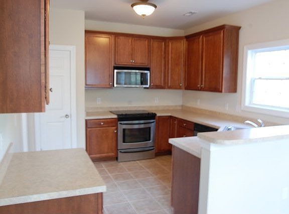 5th image of 130 Kemper Downs Dr