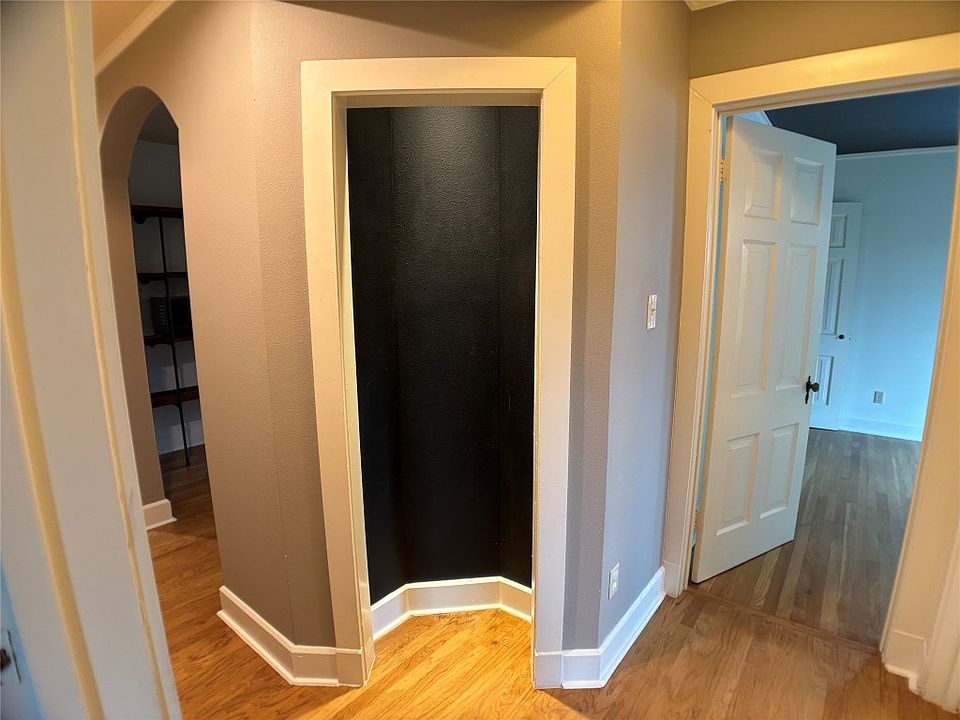 1st image of 5808 Coventry Ln #5808