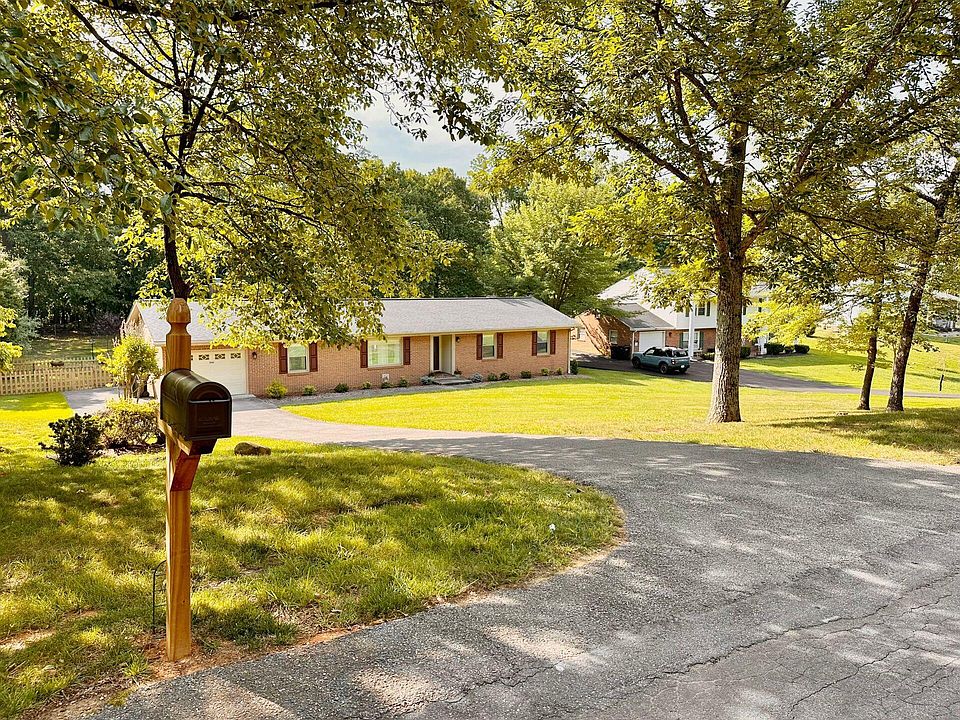 1st image of 2253 Donagale Dr NE