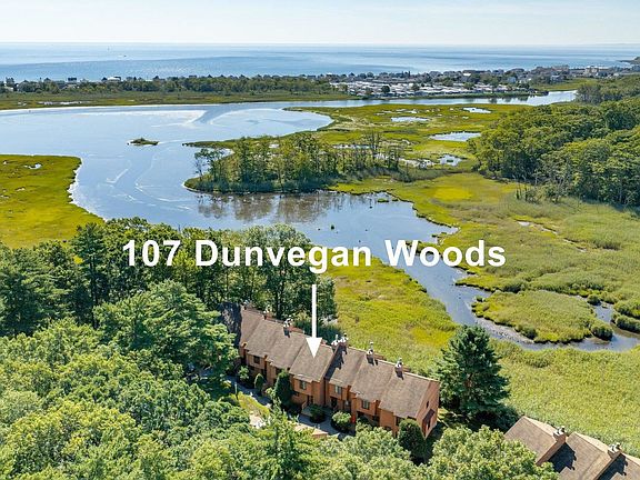 2nd image of 107 Dunvegan Woods Drive