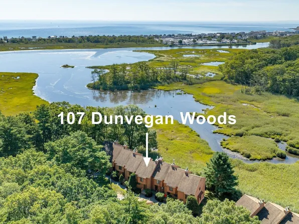 107 Dunvegan Woods Drive, Hampton, NH 03842