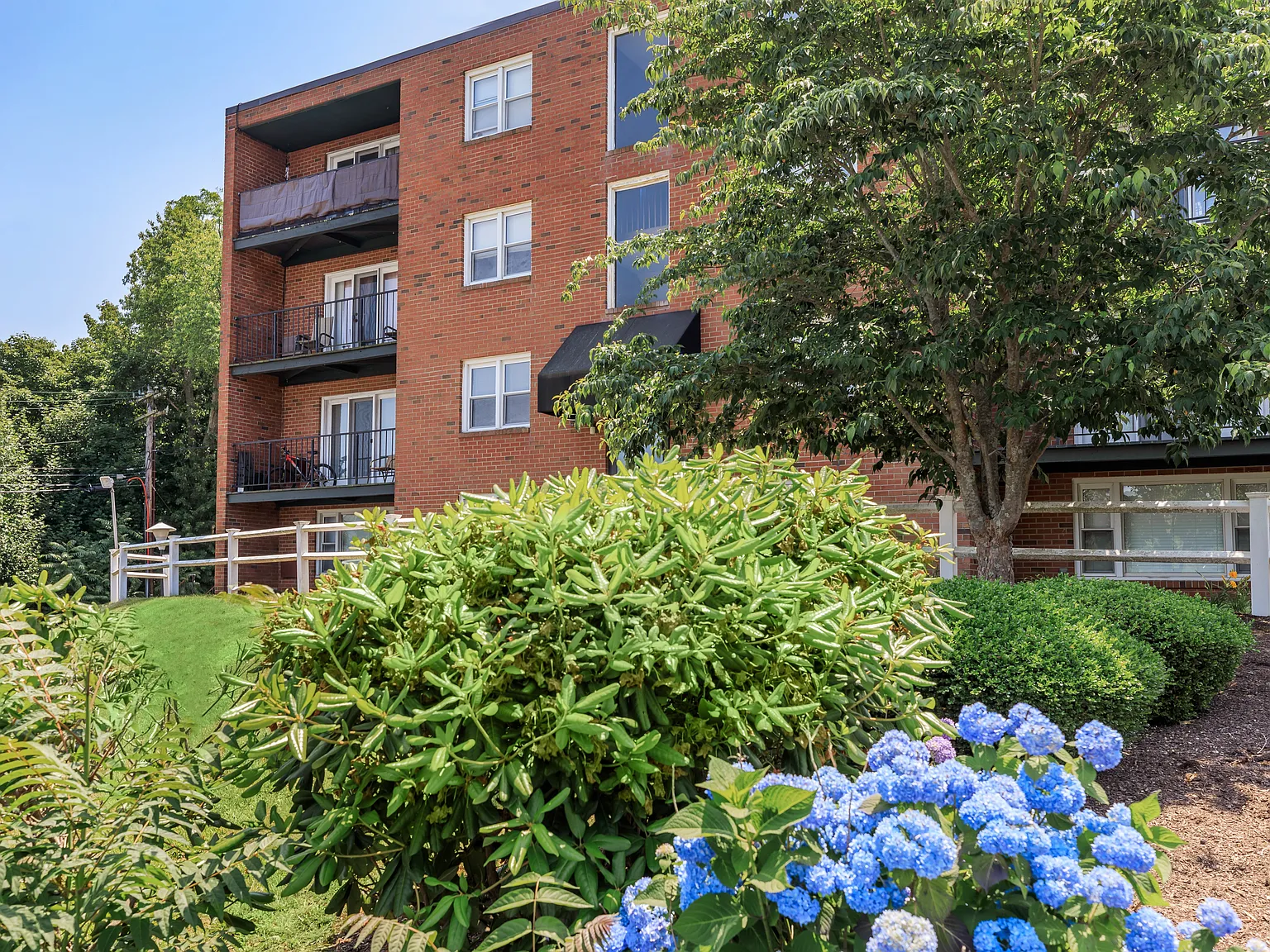 Groton Towers — Photo 2