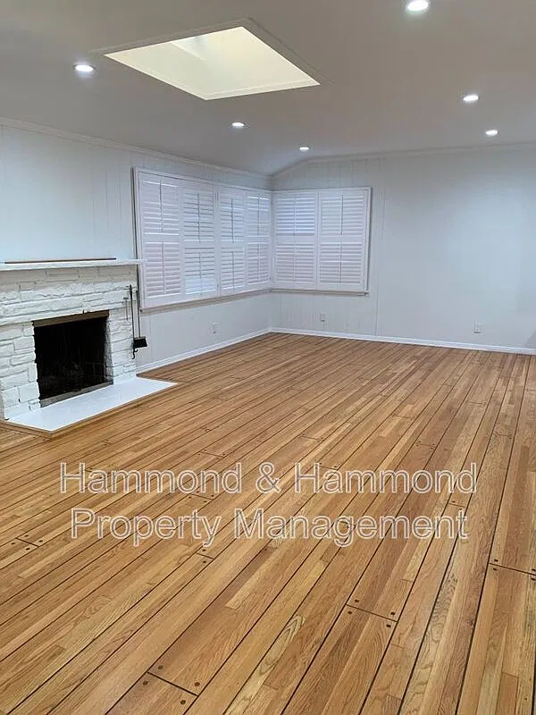 4 bed, 2.0 bath, 1600 sqft, $6,995 — Photo 2