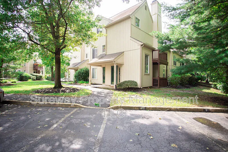 175 Woodlake Dr