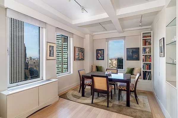 Sold by Compass | media 18