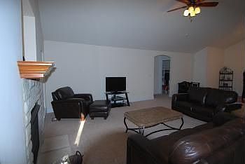 3rd image of 32 Lacey Oak Ct