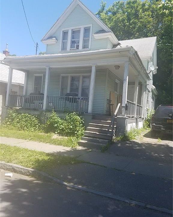 2nd image of 22 Roth St