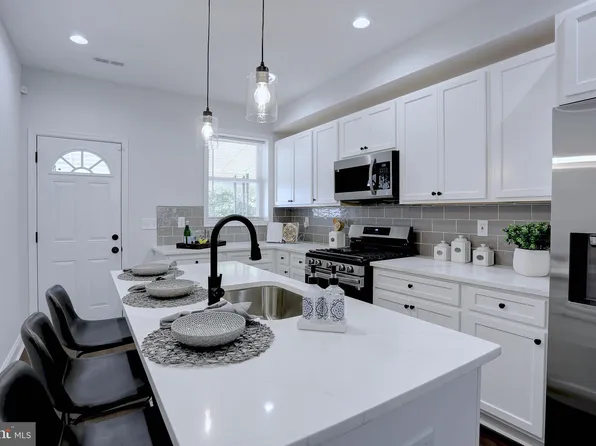 1205 N Ellwood Ave, Baltimore, MD 21213