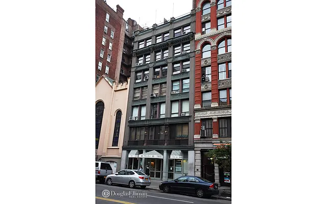 Sold by Douglas Elliman | media 17
