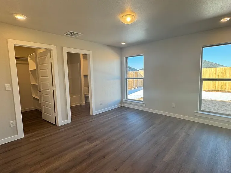 6508 Lewisville Ln — Photo 6