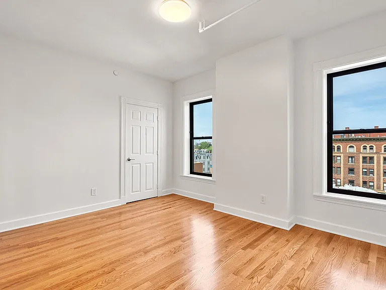 434 Massachusetts Ave — Photo 7